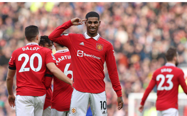 着他们在英 着他们在英